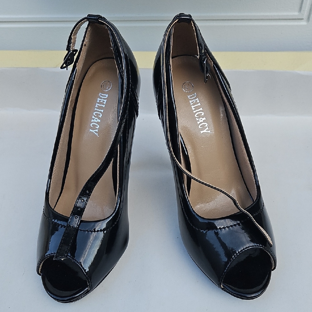 Delicacy Glossy Black Peep Toe Heels